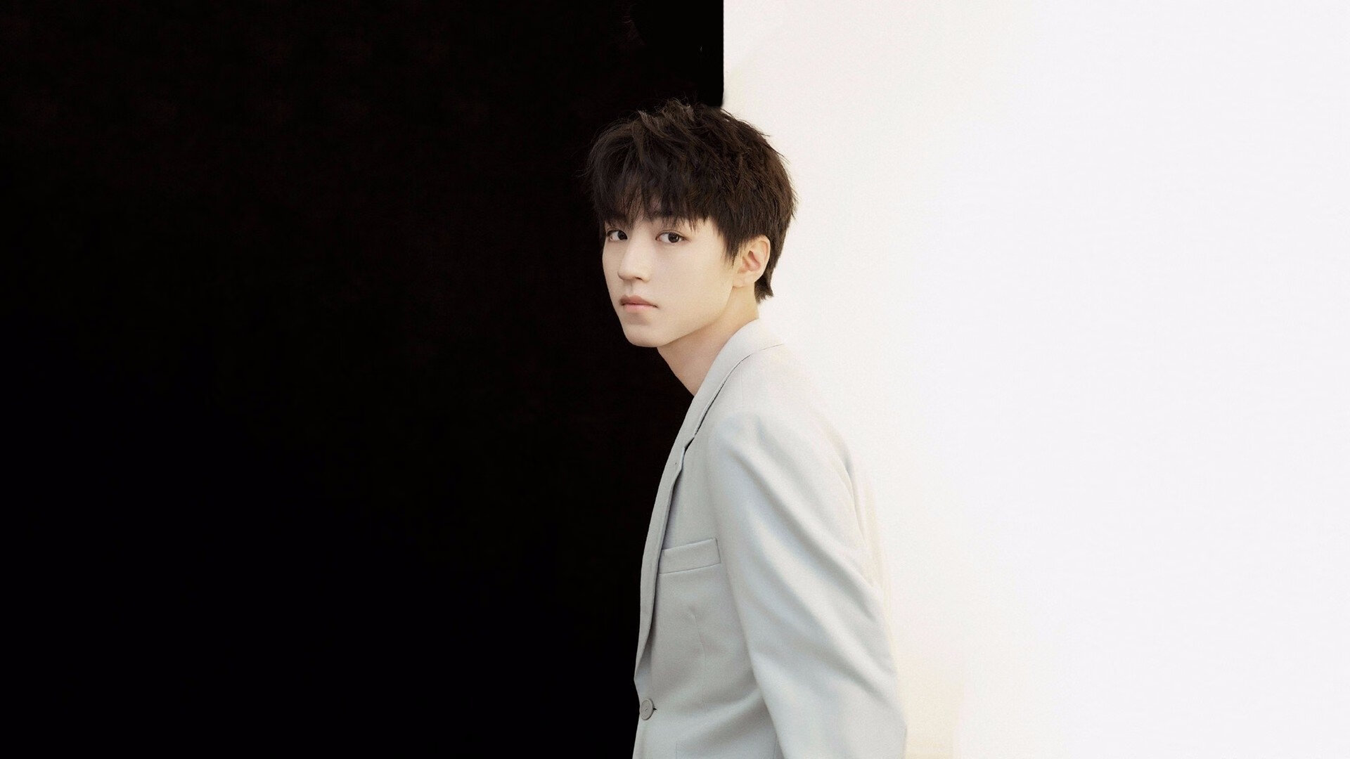 谢震业夺得亚洲百米飞人称号，谢震业百米分段数据