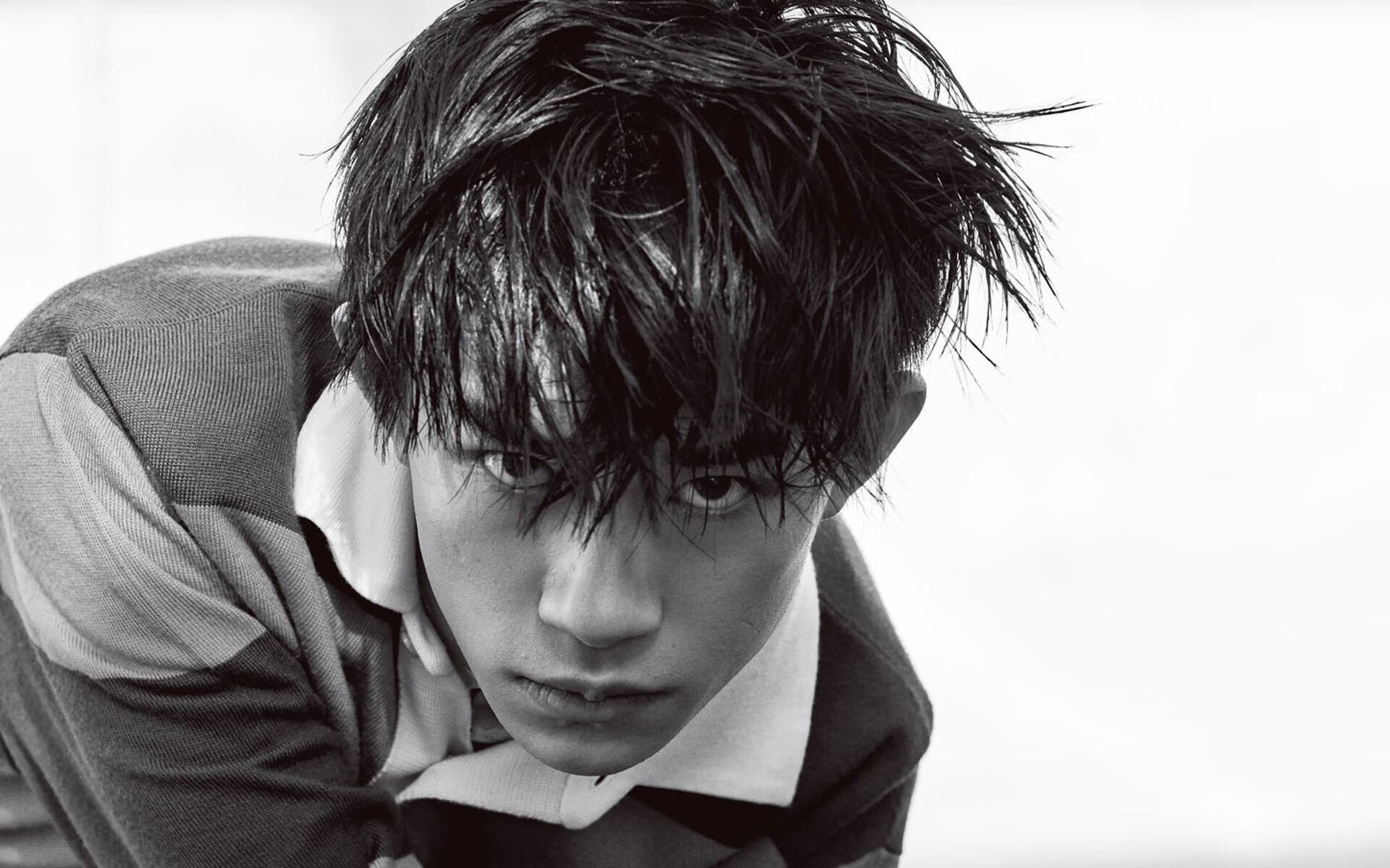 田径场新增风向提示标识助力发挥，田径项目测定风速的项目是