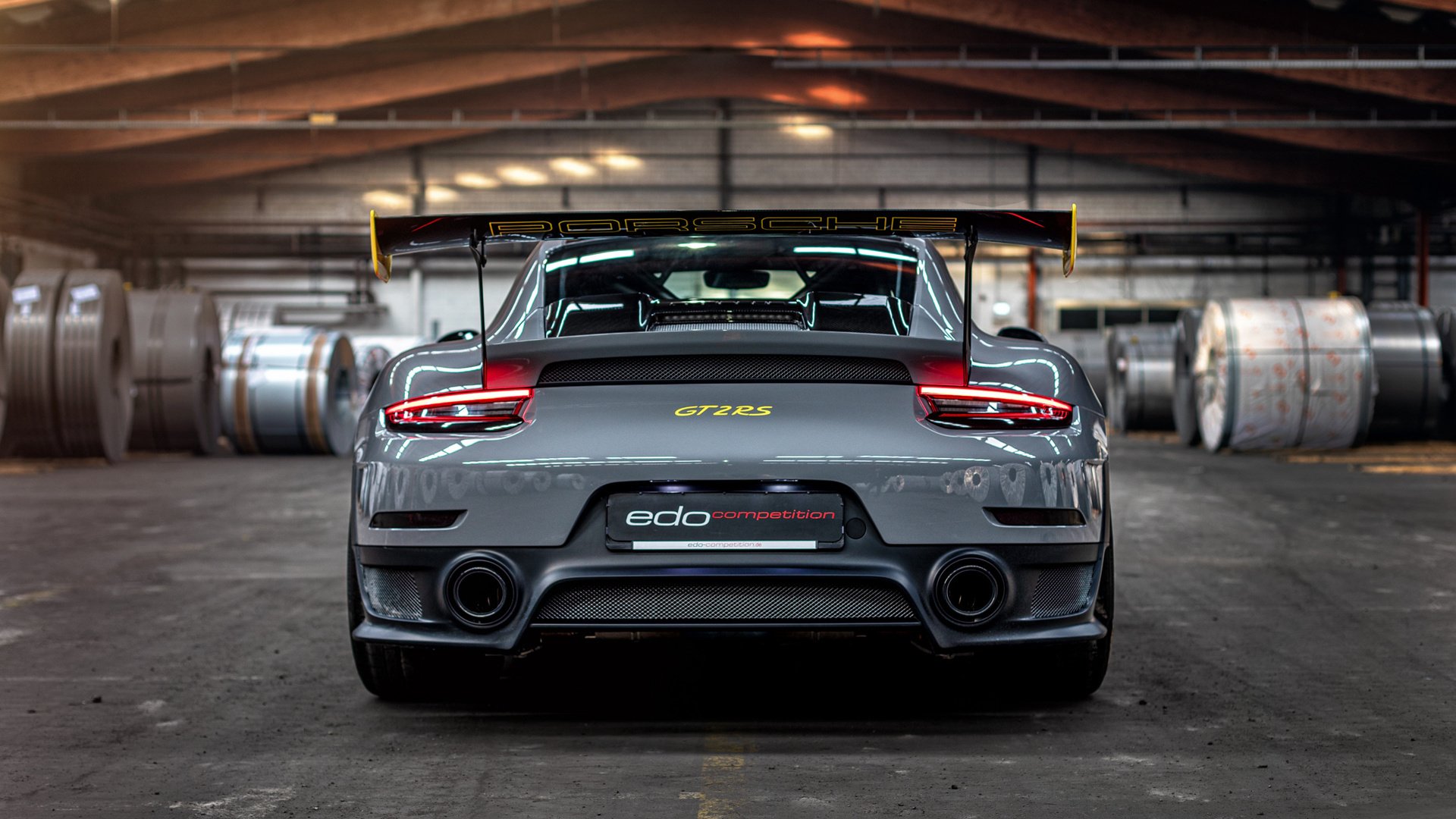 图穆亚的强力冲击帮助袋鼠队屡次突破对手防线，穆拉德忠·图伊奇耶夫