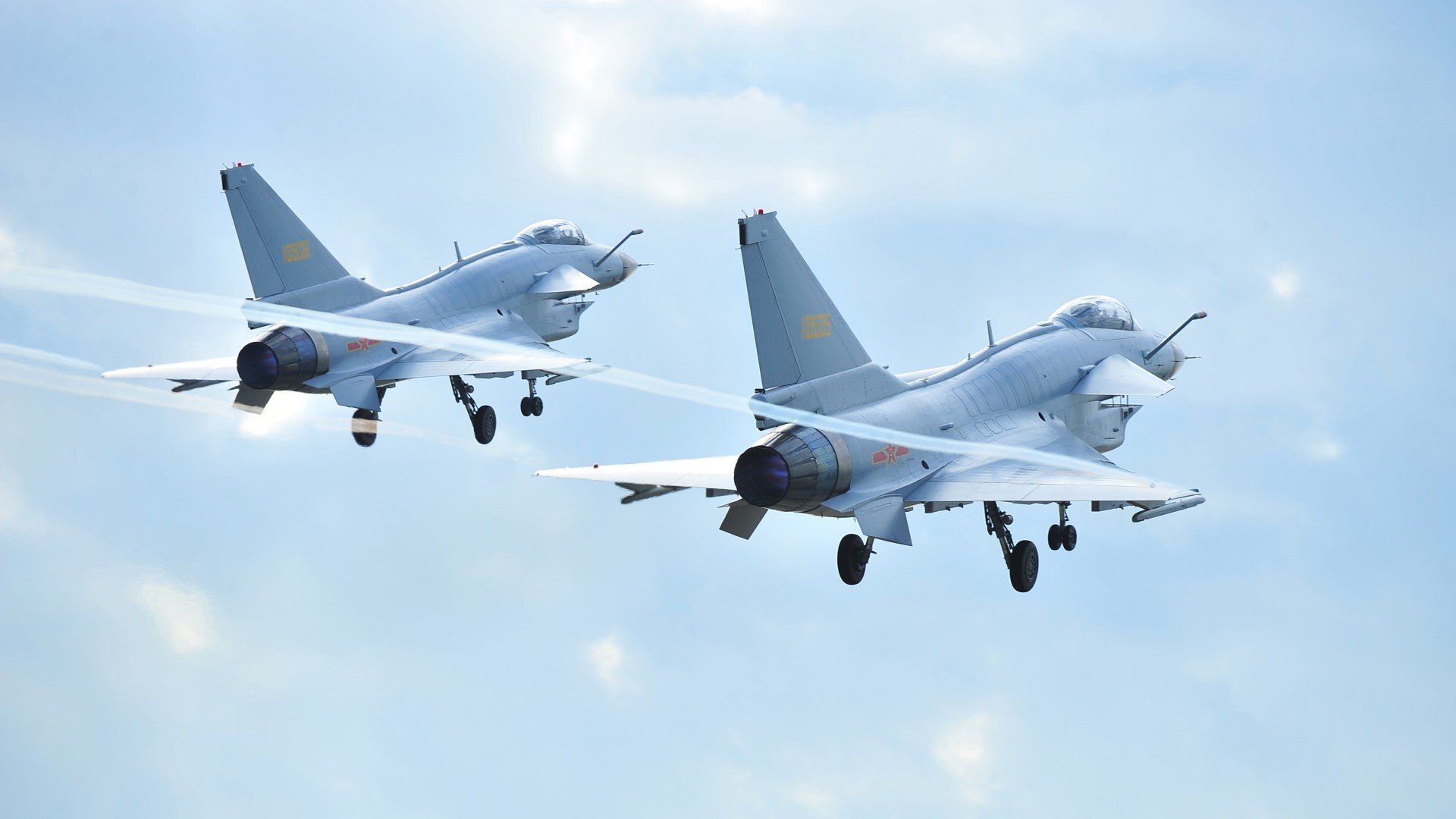 乐鱼（LEYU）体育-特色足球旅游纪念品广受欢迎，带动地方特色经济，足球特产